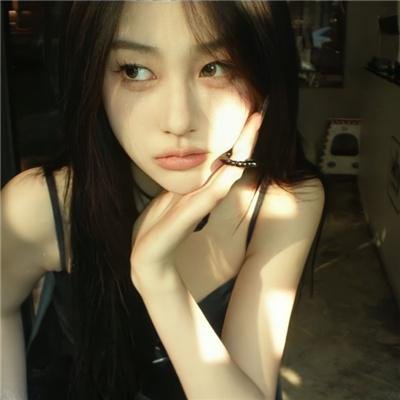 故烧高烛照红妆